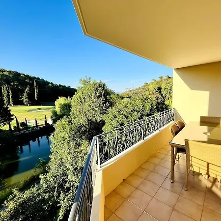 5 Stars With Golf And Pool In *